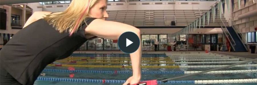 16 esercizi da fare con gli elastici per nuotatori (nuoto-specifici) 