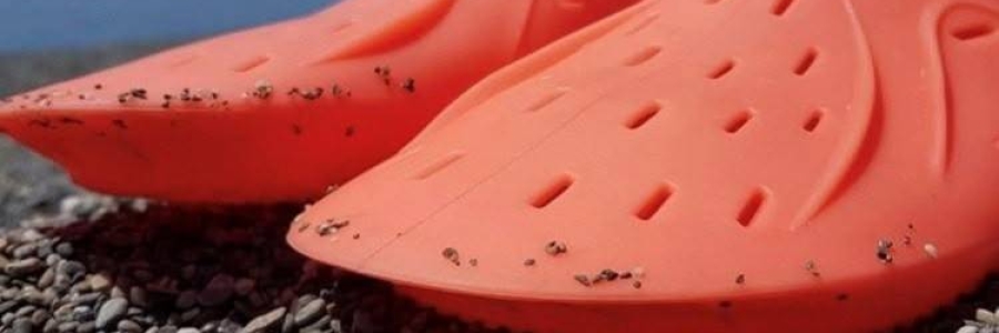 Scarpe da scoglio o pinne? La soluzione per camminare e nuotare