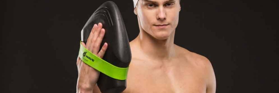 Attrezzi migliori per il nuoto: 5 cose che dovresti usare in allenamento