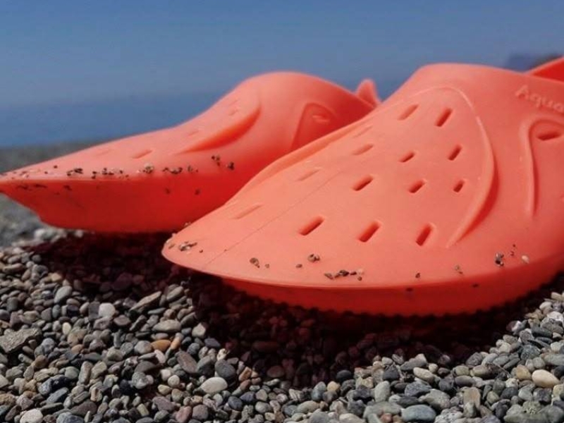 Scarpe da scoglio o pinne? La soluzione per camminare e nuotare